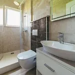 Beautiful Home In Grubine