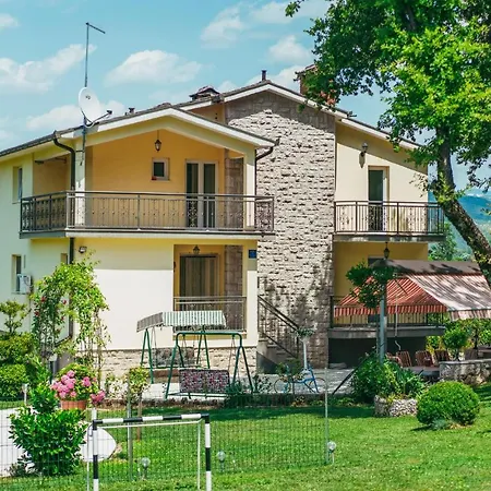 Beautiful Home In Grubine *